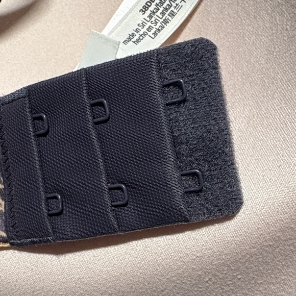 VS Pink Chic Leopard Print Bra - Picture 4 of 4